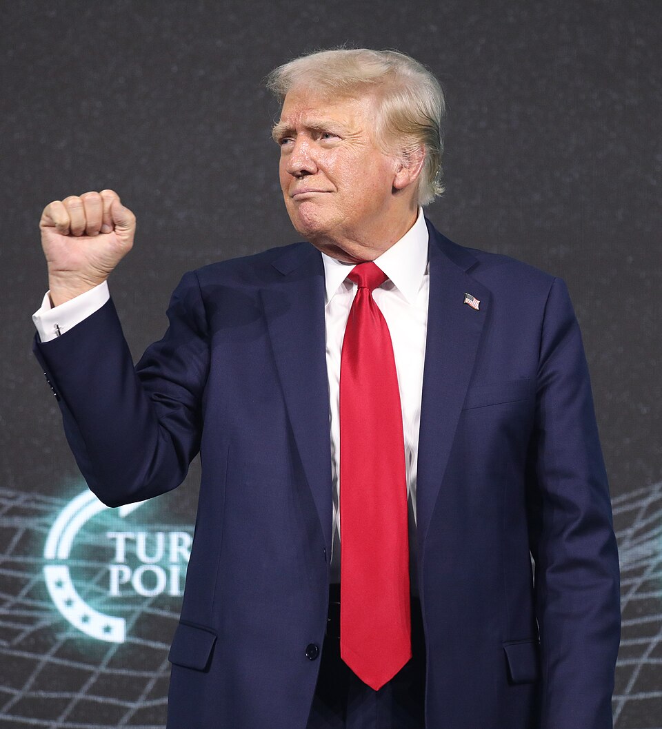 Трамп стежив за ударами по Ірану - Білий дім